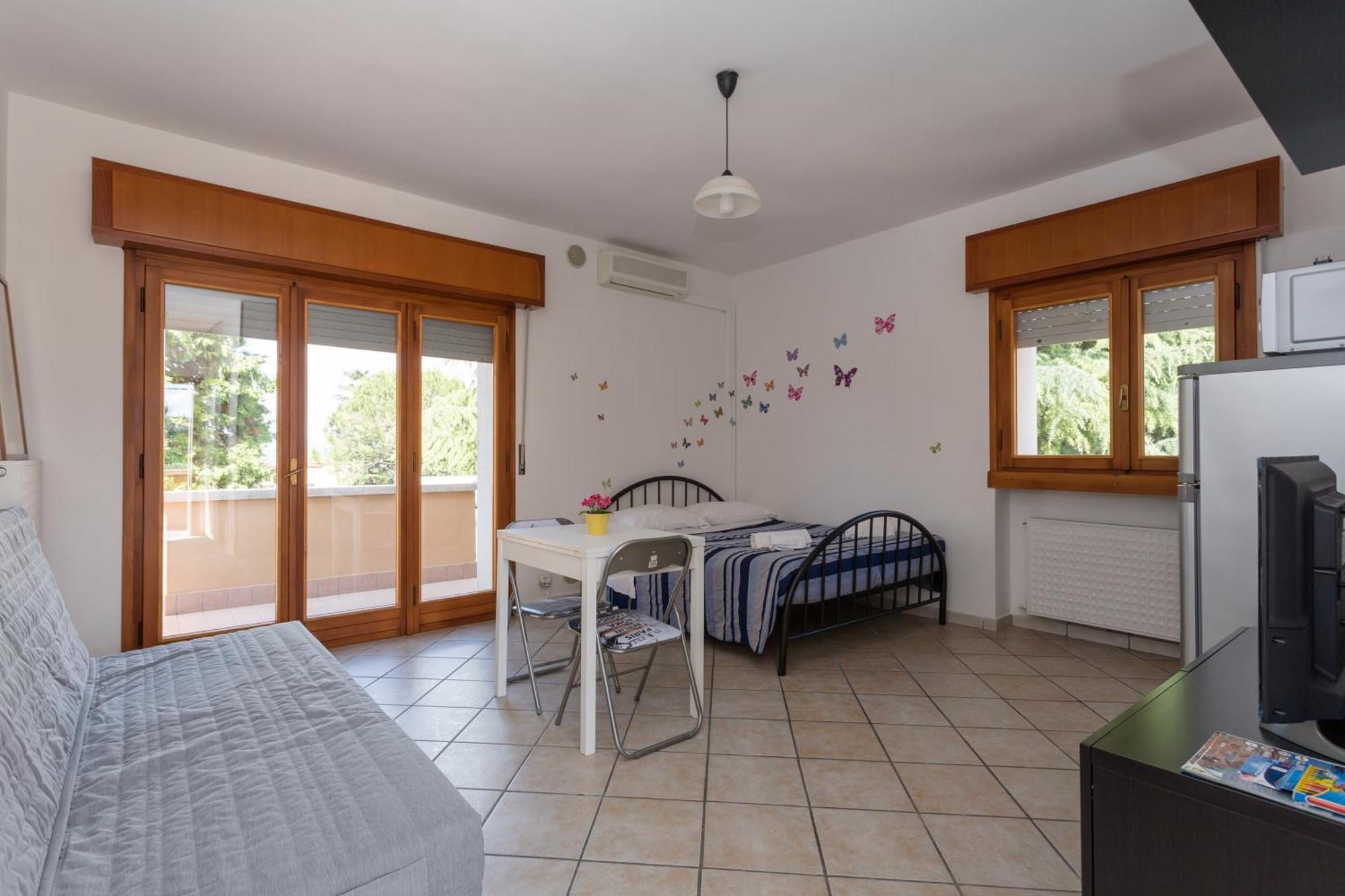 Appartamenti Massimiliano Peschiera del Garda Habitación foto
