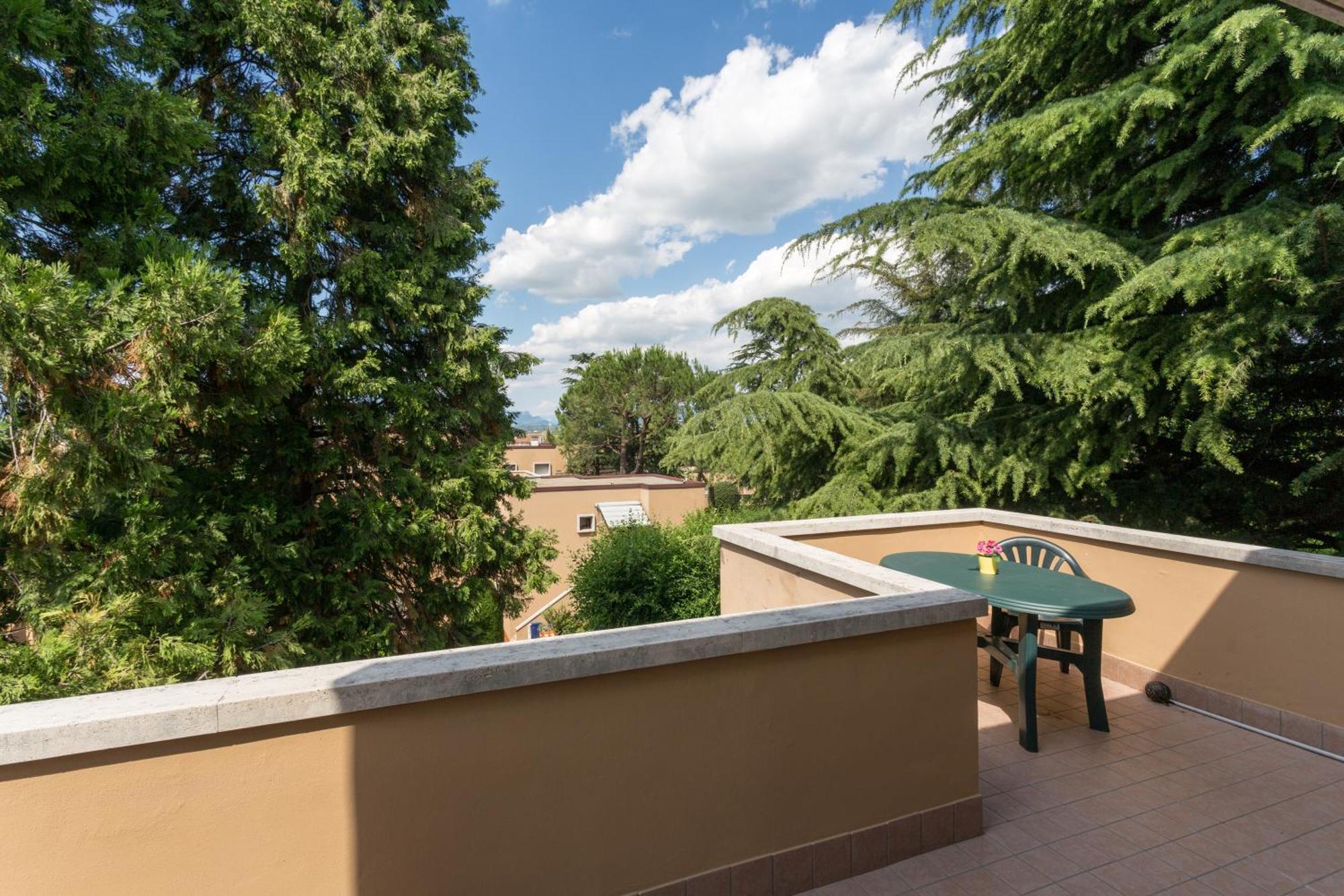 Appartamenti Massimiliano Peschiera del Garda Habitación foto