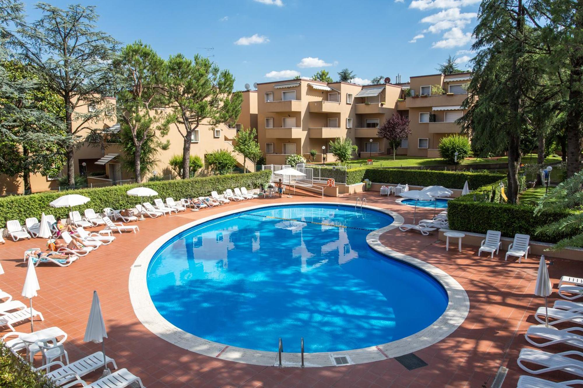 Appartamenti Massimiliano Peschiera del Garda Habitación foto